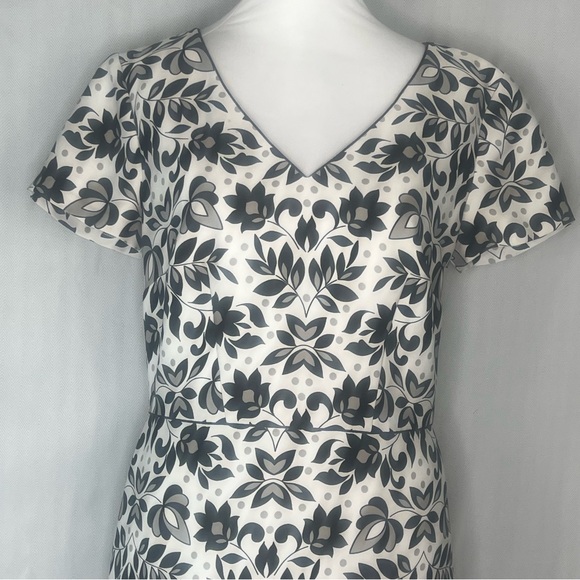 Talbots Dress Black & White Floral V Neck Shirt Sleeves Exposed Back Zipper 4 👍 - Picture 2 of 8